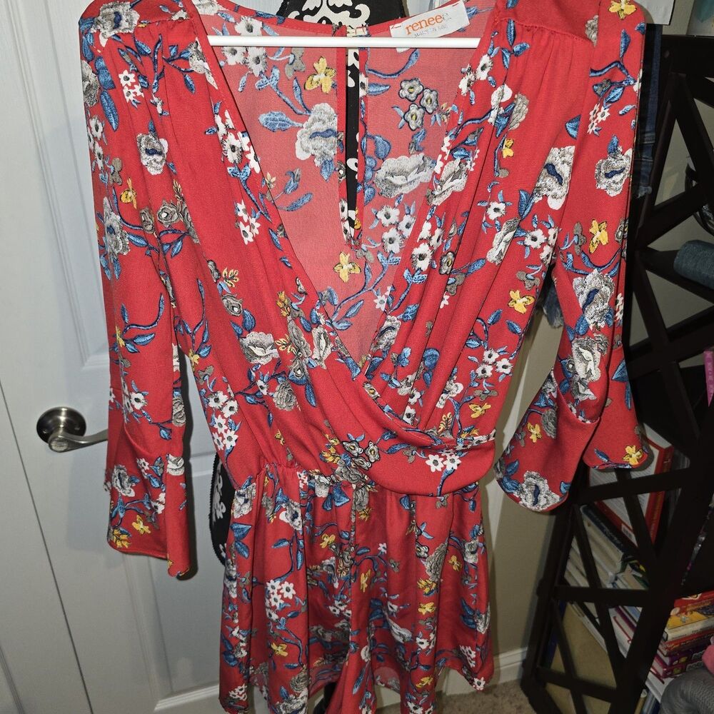 Renee C. Los Angeles Red Floral Wrap Romper Bell Sleeve Size Small Mini Summer